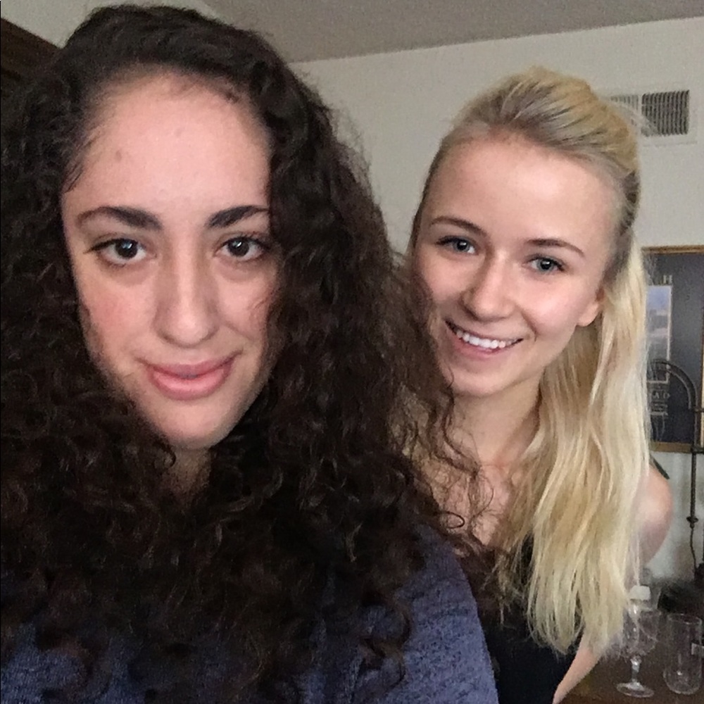 Meet your Posher, Alexis